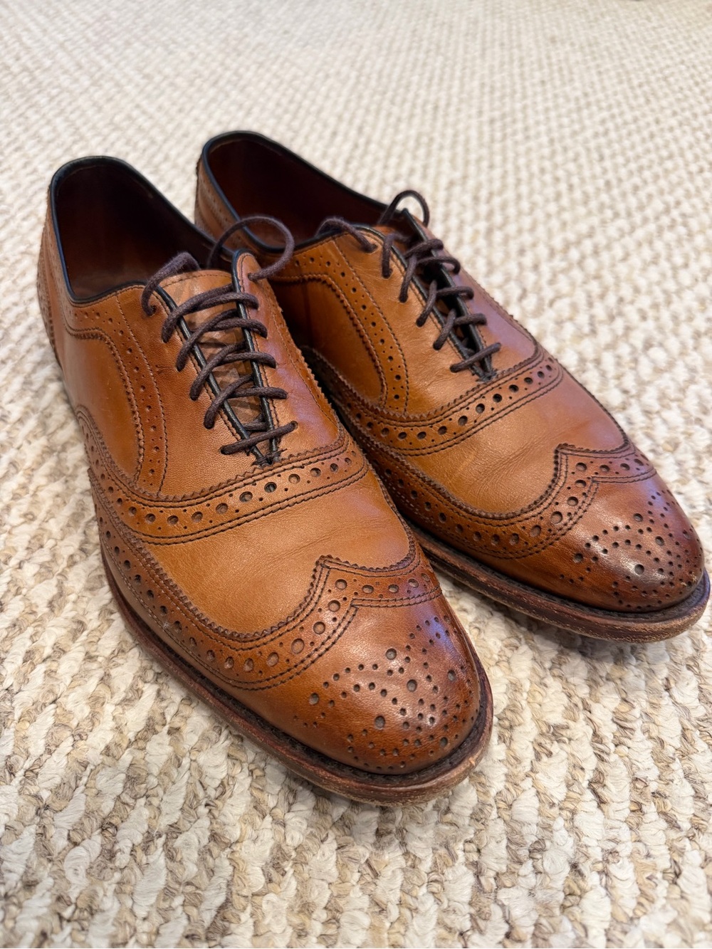 Allen Edmonds McAllister Tan Leather Wingtip Oxford - Size 8D